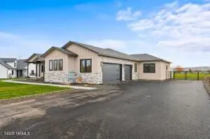 657 Friedline Rd, Yakima, WA 98908 - Image #2