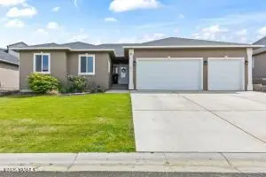 1504 W Naches Ave, Selah, WA 98942 - Image #1