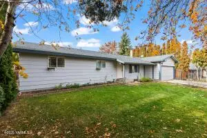 517 Pioneer Pl, Tieton, WA 98947 - Image #1