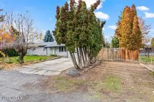 517 Pioneer Pl, Tieton, WA 98947 - Image #2