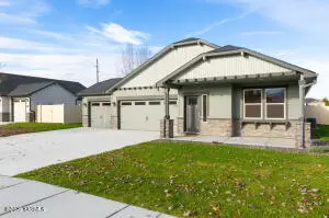 6109 Cottonwood Lp, Yakima, WA 98903