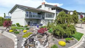 530 Follow Through Dr, Yakima, WA 98901