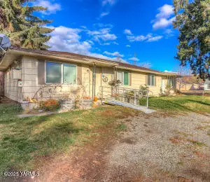 104 Moxee Ave, Naches, WA 98937