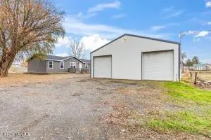 1023 Gibson Rd, Selah, WA 98942
