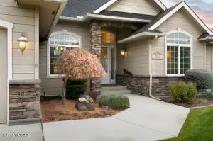 8701 Meadow Ln, Yakima, WA 98908 - Image #2