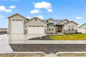 300 E Ian Ave, Ellensburg, WA 98926 - Image #1