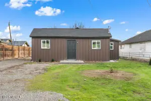 44 E 3rd Ave, Toppenish, WA 98948