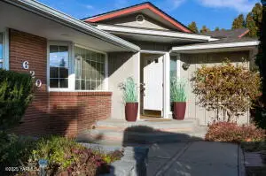 620 Country Club Dr, Yakima, WA 98901 - Image #2