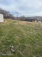 341 Johnson Rd, Selah, WA 98942