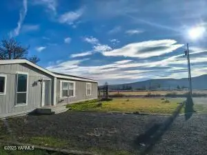 460 Mcpherson Ln, Selah, WA 98942 - Image #1