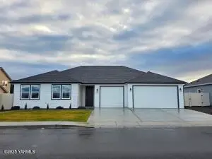 5030 Woolsey Rd, Yakima, WA 98903