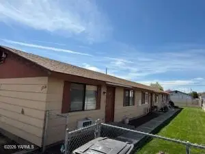 1716 S 10th Ave, Yakima, WA 98902