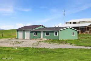 201 Gopher Rd, Selah, WA 98942