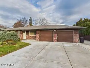 911 S 41st Ave, Yakima, WA 98908 - #1