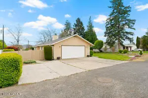 5704 Bitterroot Ln, Yakima, WA 98908 - #3