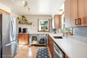 806 S 24th Ave, Yakima, WA 98902 - #3