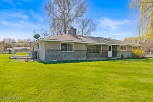 12106 Wide Hollow Rd, Yakima, WA 98908