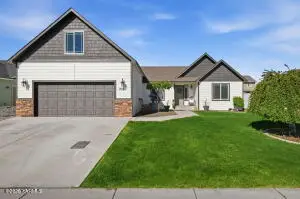 2016 S 57th Ave, Yakima, WA 98903