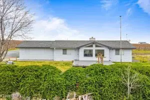460 Sun Acres Rd, Zillah, WA 98953