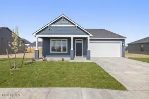 313 Amberly Ave Ave, Grandview, WA 98930