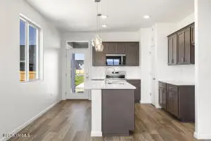 313 Amberly Ave Ave, Grandview, WA 98930 - #2