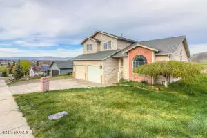 805 S 4th Street Lp, Selah, WA 98942 - #1