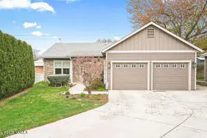 414 N 55th Ave, Yakima, WA 98908 - #1