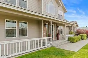 1002 Ridgeview Ave, Selah, WA 98942 - #3