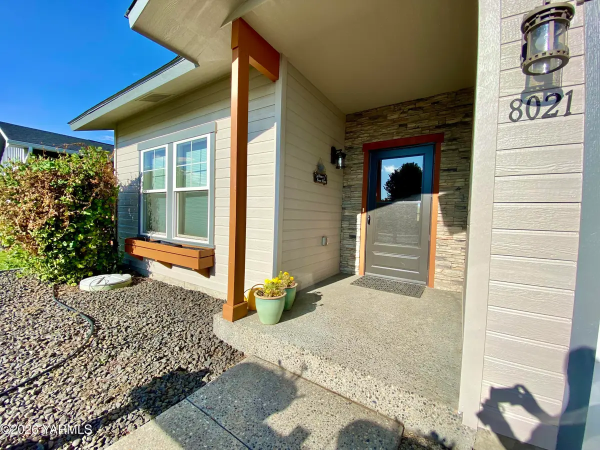 8021 Vialago Pky, Zillah, WA 98953 - #1