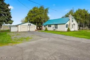 2901 Mapleway Rd, Yakima, WA 98908
