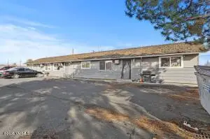 302 W Pierce St, Yakima, WA 98902 - #1