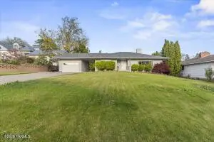 607 S 27th Ave, Yakima, WA 98902 - #1