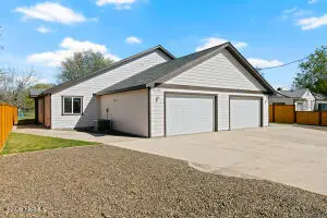 1917 Landon Ave #1 & 2, Yakima, WA 98903 - #1