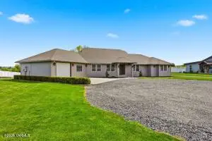 411 Mapleway Rd, Selah, WA 98942
