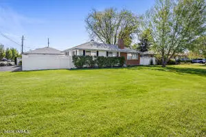 201 S 58th Ave, Yakima, WA 98908 - #3