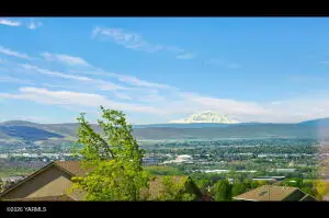 5600 Sycamore Dr, Yakima, WA 98901 - #2