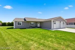 1004 6th Ave, Granger, WA 98932 - #1
