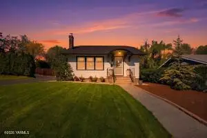 208 N 23rd Ave, Yakima, WA 98902 - #1