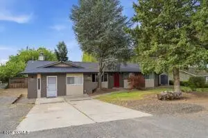 3106 Mountainview Ave, Yakima, WA 98901 - #3