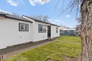 1318 S 11th Ave, Yakima, WA 98902 - #3