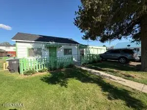1513 S 9th Ave, Yakima, WA 98902