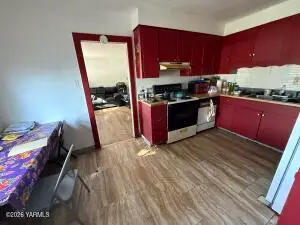 1513 S 9th Ave, Yakima, WA 98902 - #3
