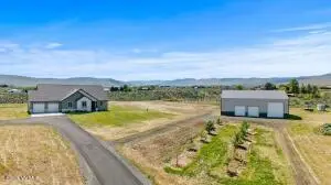 132 Goldfinch Ln, Yakima, WA 98903 - #1