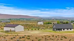 132 Goldfinch Ln, Yakima, WA 98903 - #3