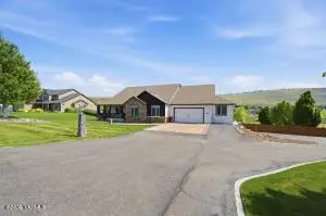 98303 E Ridgeview Dr, Kennewick, WA 99338 - #3