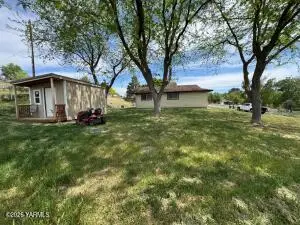 342 Sole Rd, Selah, WA 98942 - #2
