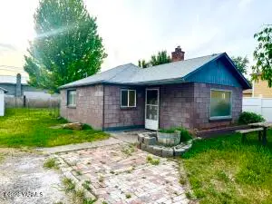 2012 S 2nd Ave, Yakima, WA 98903 - #1