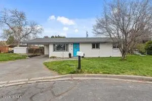 3702 Parkway Pl, Yakima, WA 98902 - #1