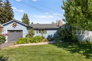 221 N 32nd Ave, Yakima, WA 98902 - #3