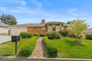 605 N 52nd Ave, Yakima, WA 98908 - #2